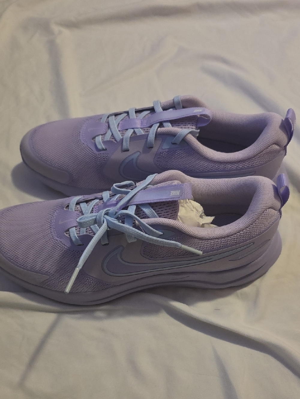 Nike Lavender and Light Blue Athletic Sneakers - Picture 3 of 8